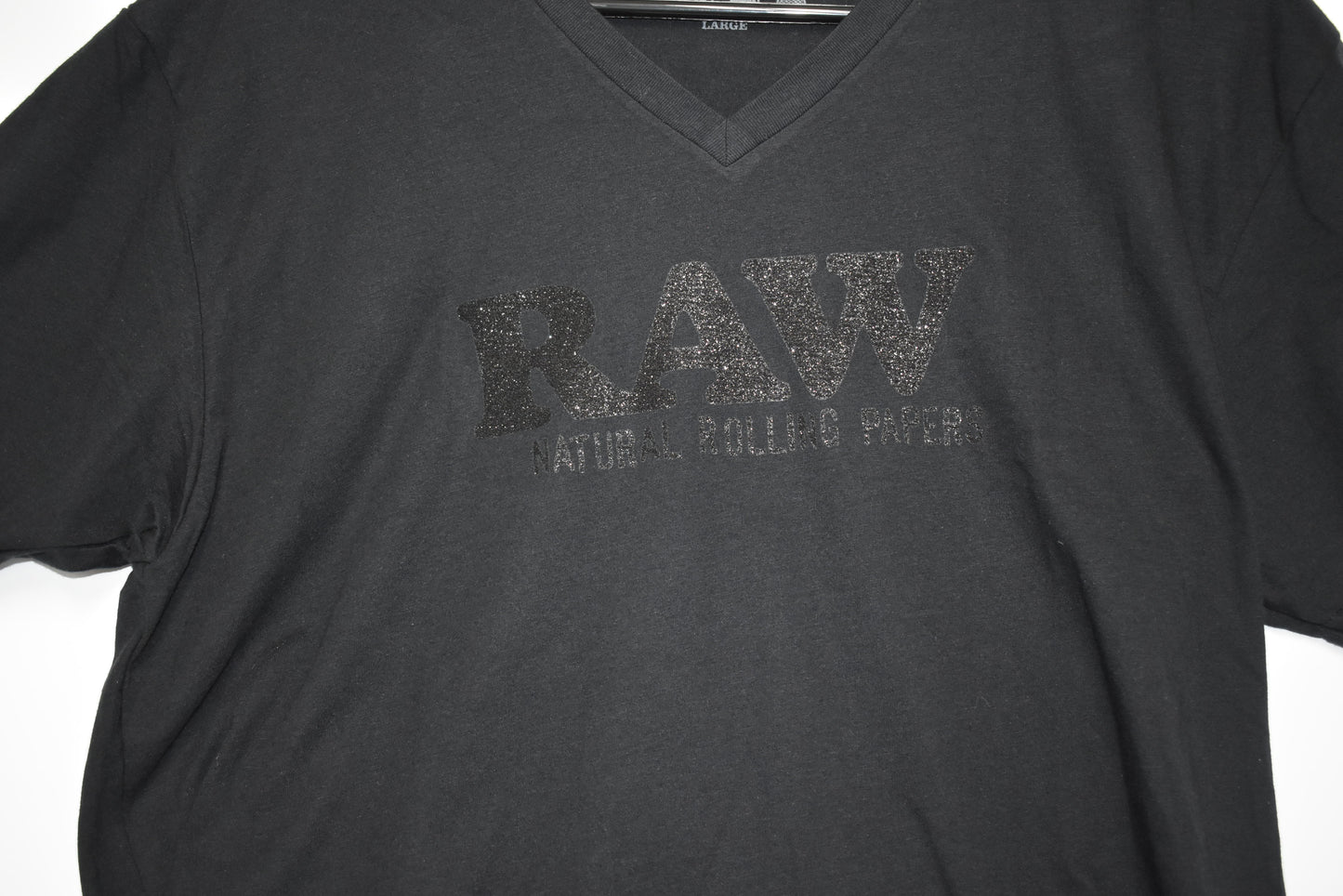 RAWLIFE SPARKLE BLACK LOGO V NECK SHIRT MEDIUM